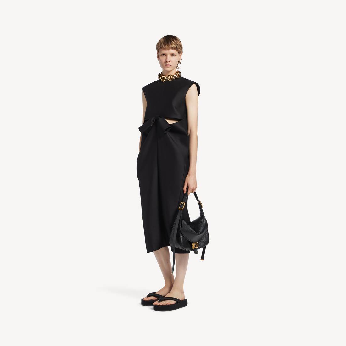 Vestido de mujer tipo capullo en negro