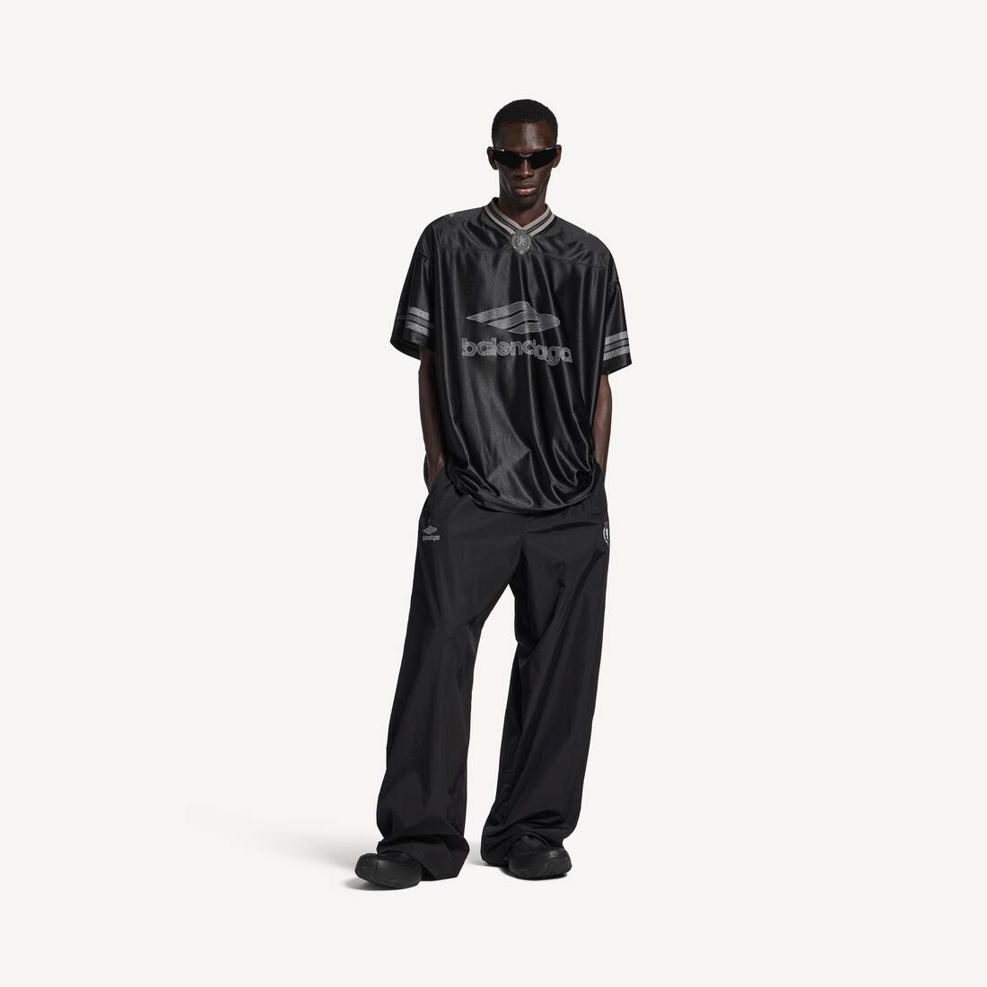 Camiseta de fútbol para hombre con cuello en V, oversize, negro/antracita
