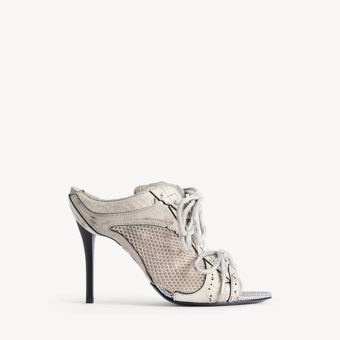 Sandalia de taco para mujer en gris