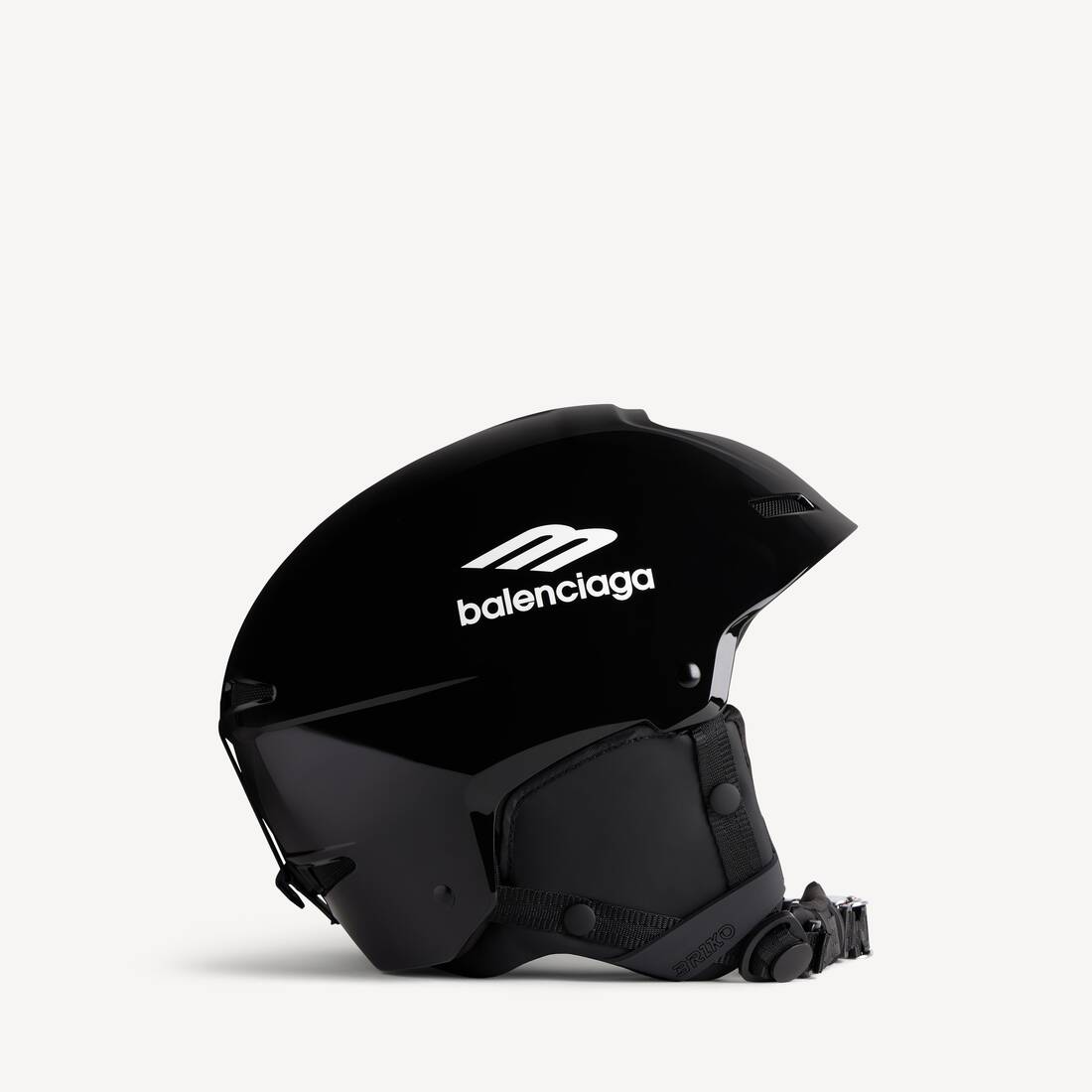 Casco en negro