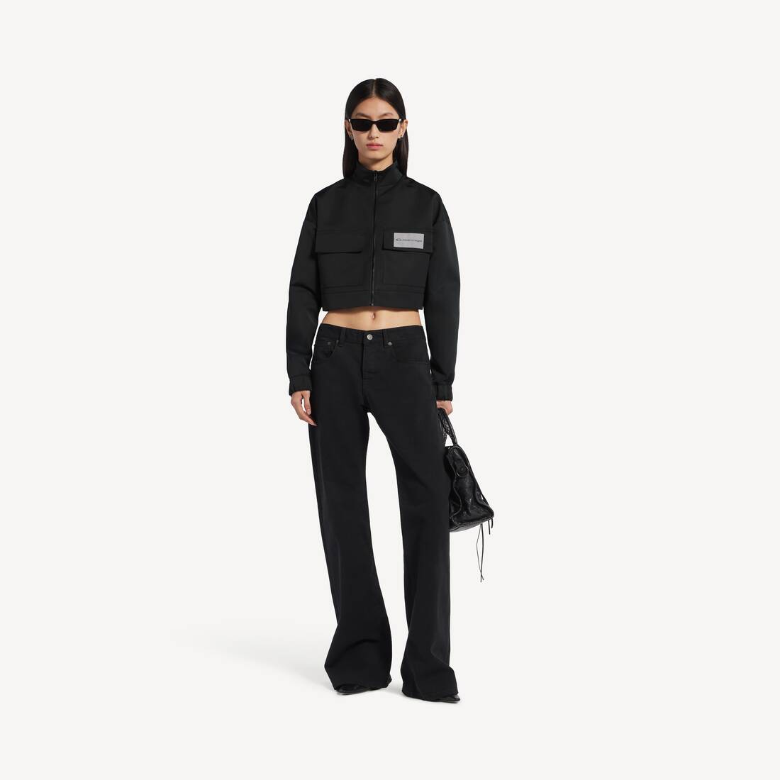 Chaqueta de chándal corta para mujer en negro