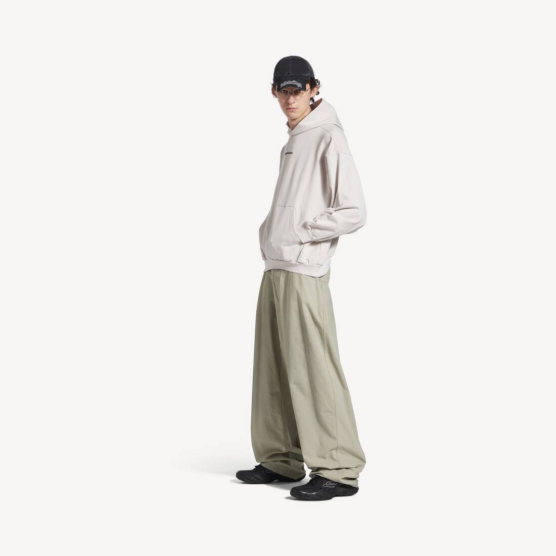 Nuevo Hoodie trasero de Balenciaga, talla media, color blanco roto