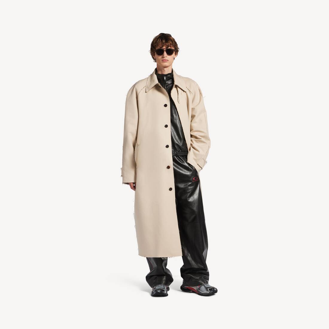 Chaqueta de hombre con corte en bruto en beige