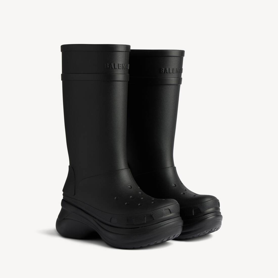 Bota Crocs™ para mujer en negro