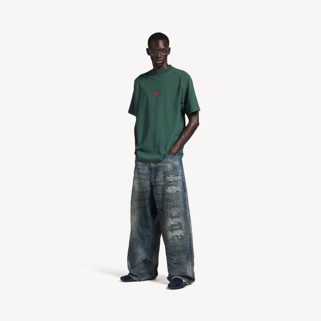Camiseta clásica para hombre de talla media en verde oscuro/rojo