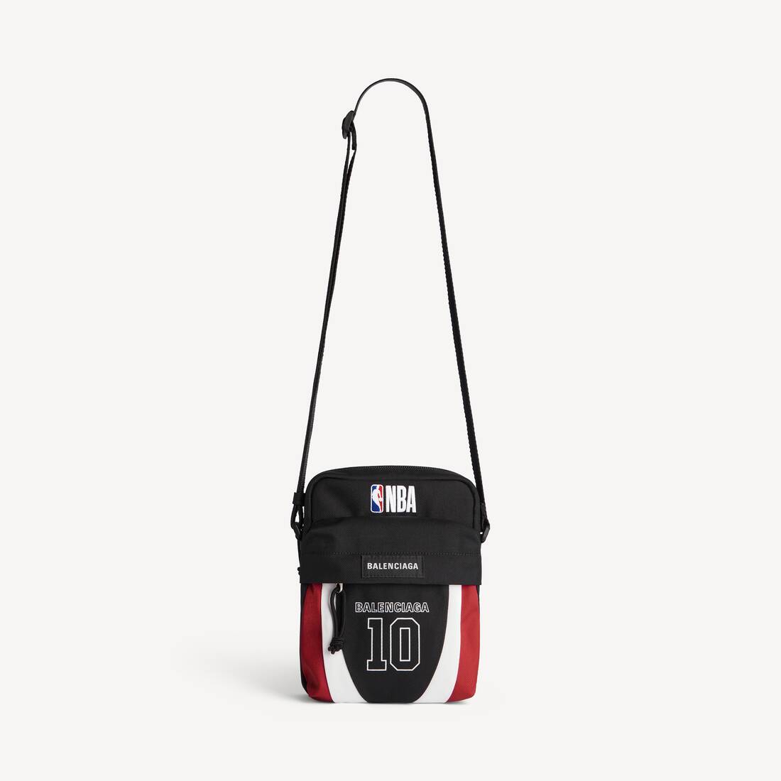 Bolso bandolera Explorer de Balenciaga para hombre | Colaboración NBA en negro/blanco/rojo vermillón