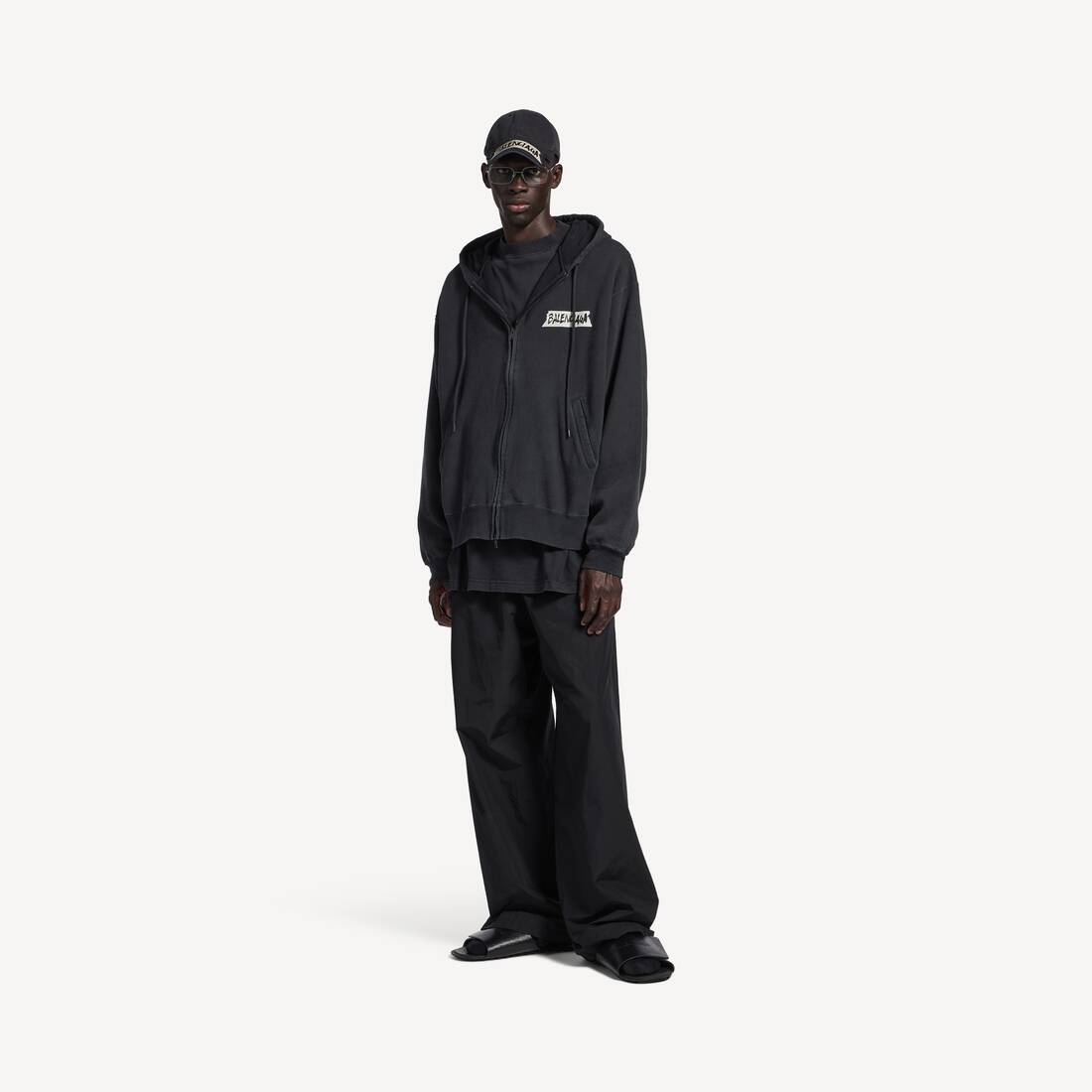 Chaqueta con capucha tipo cinta de enmascarar oversize con cremallera para hombre en negro desgastado