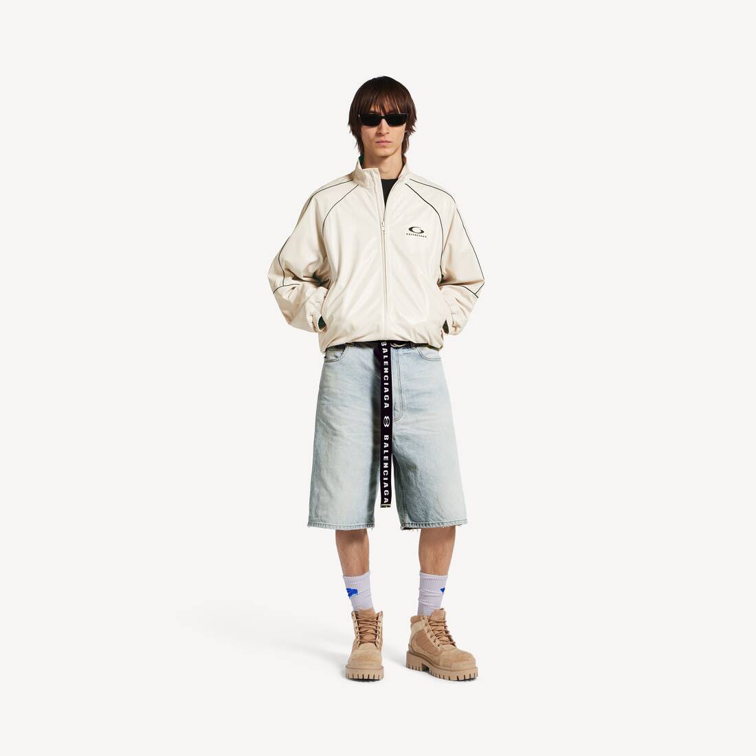 Pantalones cortos con cinturón para hombre en azul claro