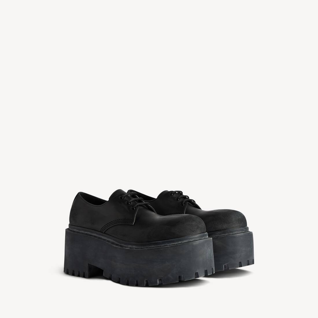 Zapato de plataforma Strike para mujer en negro