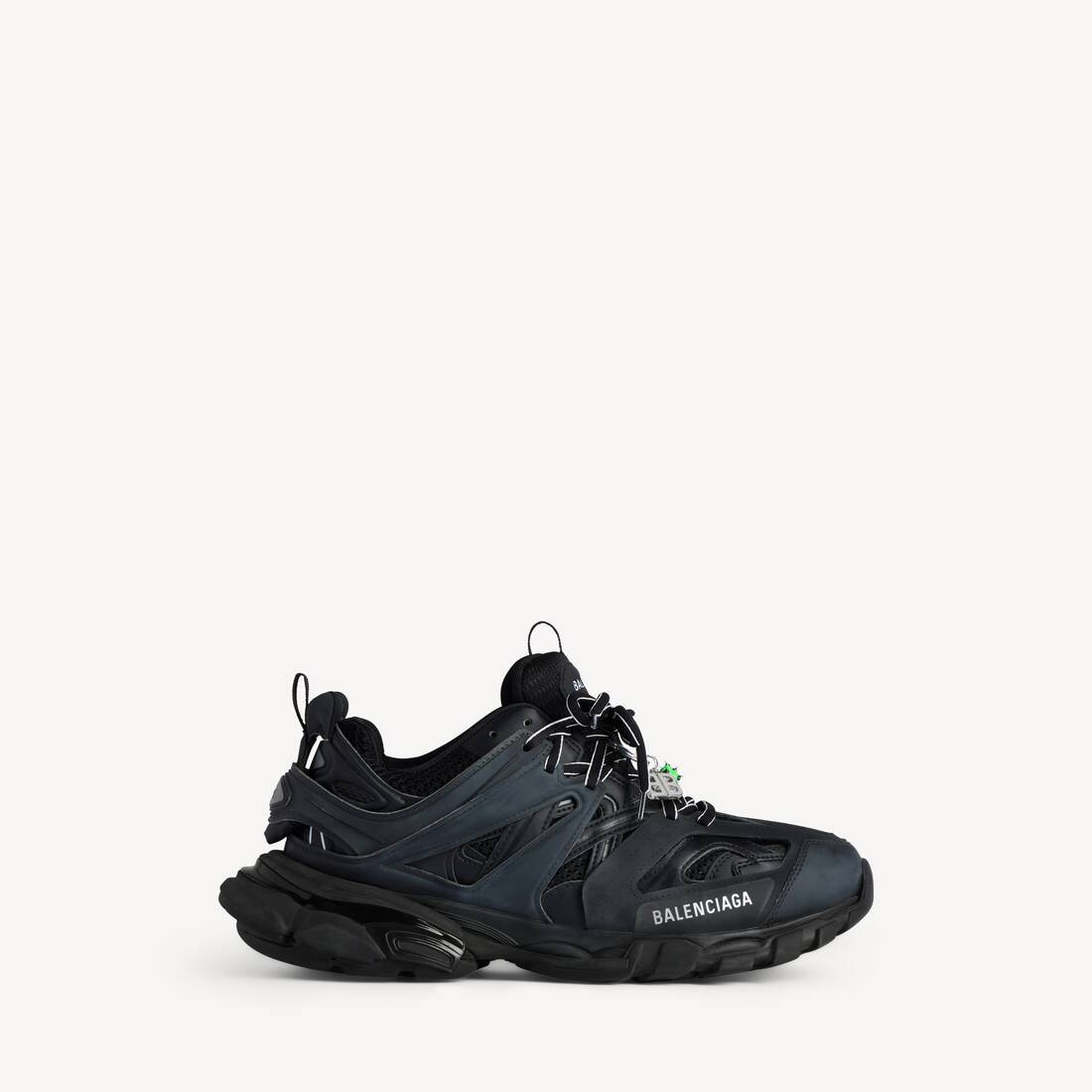 Zapatilla de pista para hombre con cuentas en negro