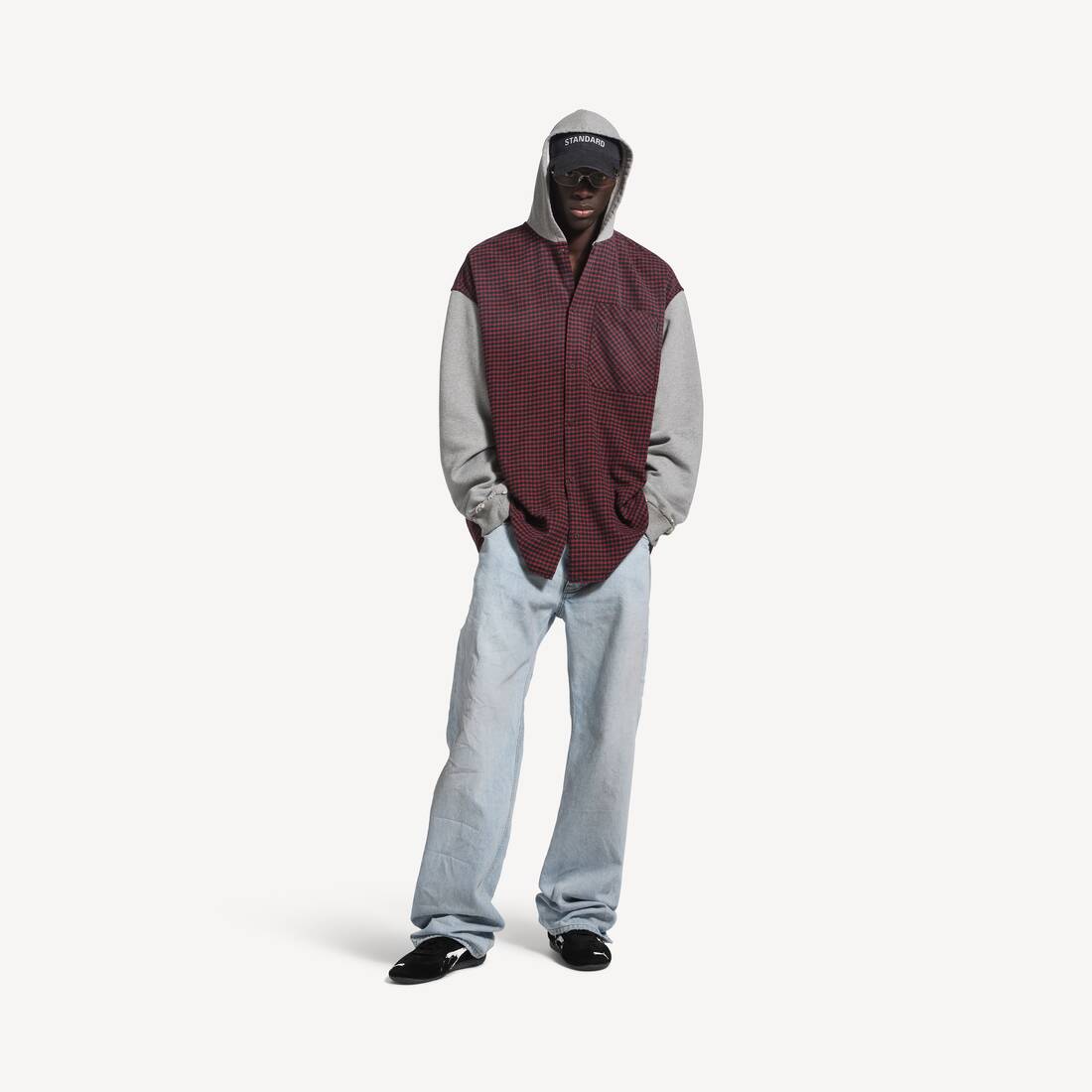 Camiseta híbrida con capucha para hombre en rojo/gris