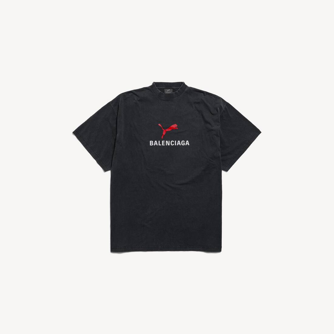 Camiseta Oversized de Balenciaga I Puma en negro desgastado