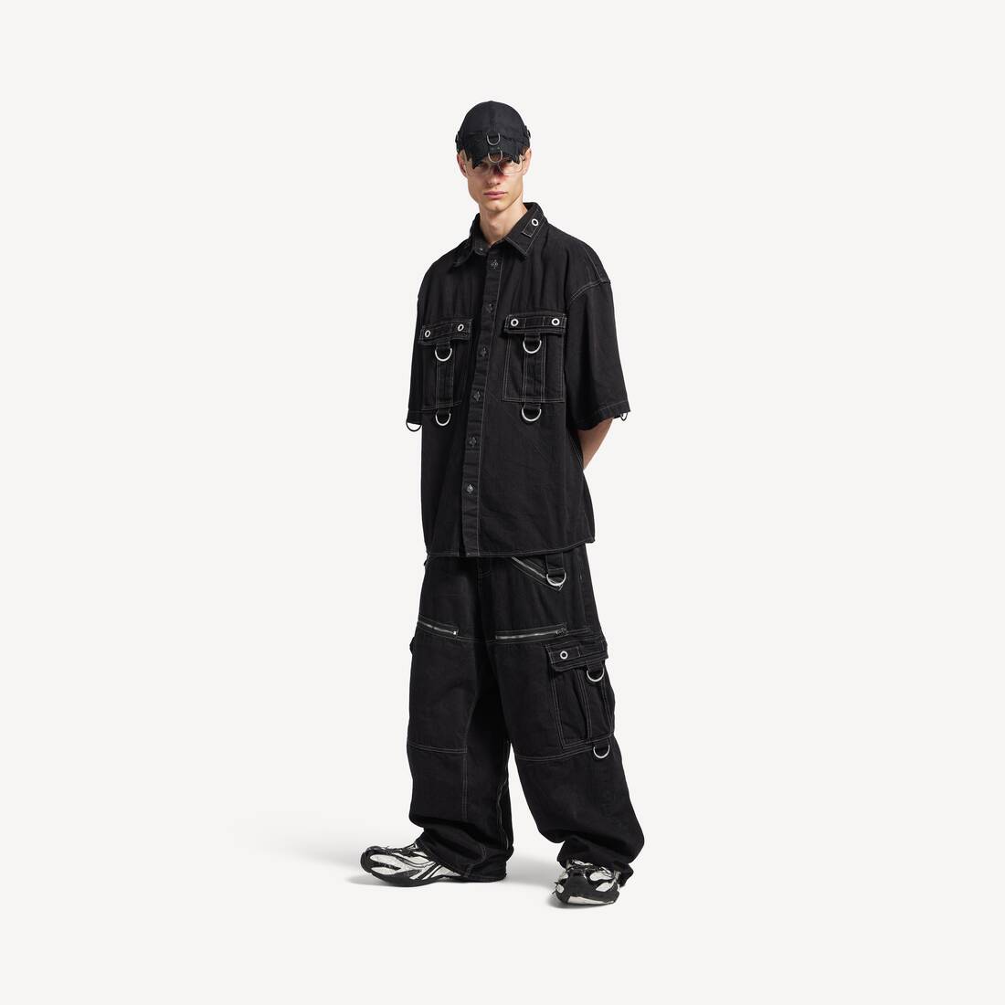 Camisa de carga con anillas para hombres en negro ligero