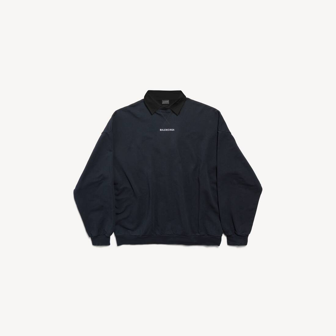 Camiseta de hombre Balenciaga con cuello redondo y cuello trasero en negro desgastado
