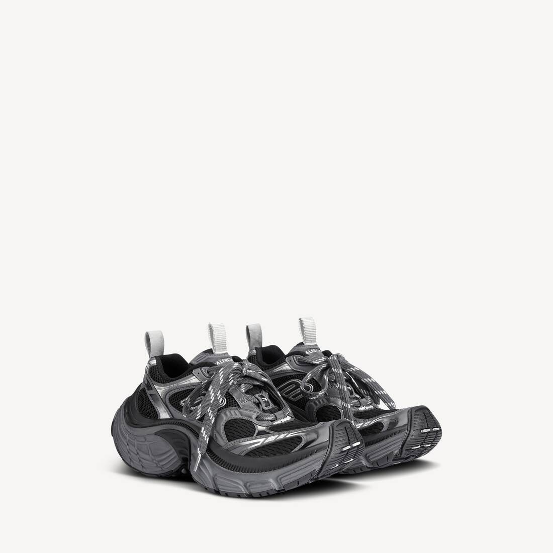 Zapatilla para mujer 6XL en negro/gris