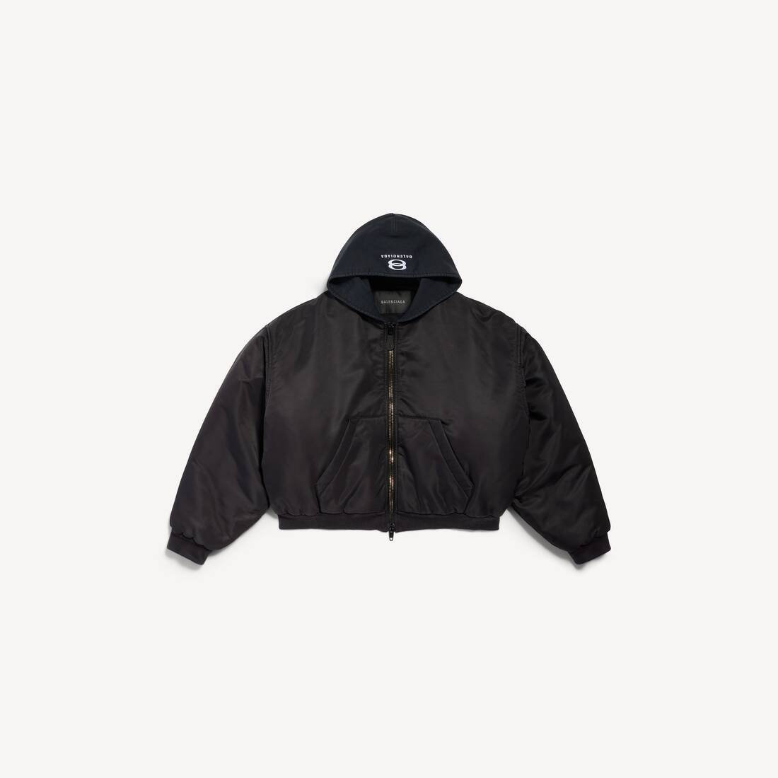 Chaqueta bomber con capucha en negro