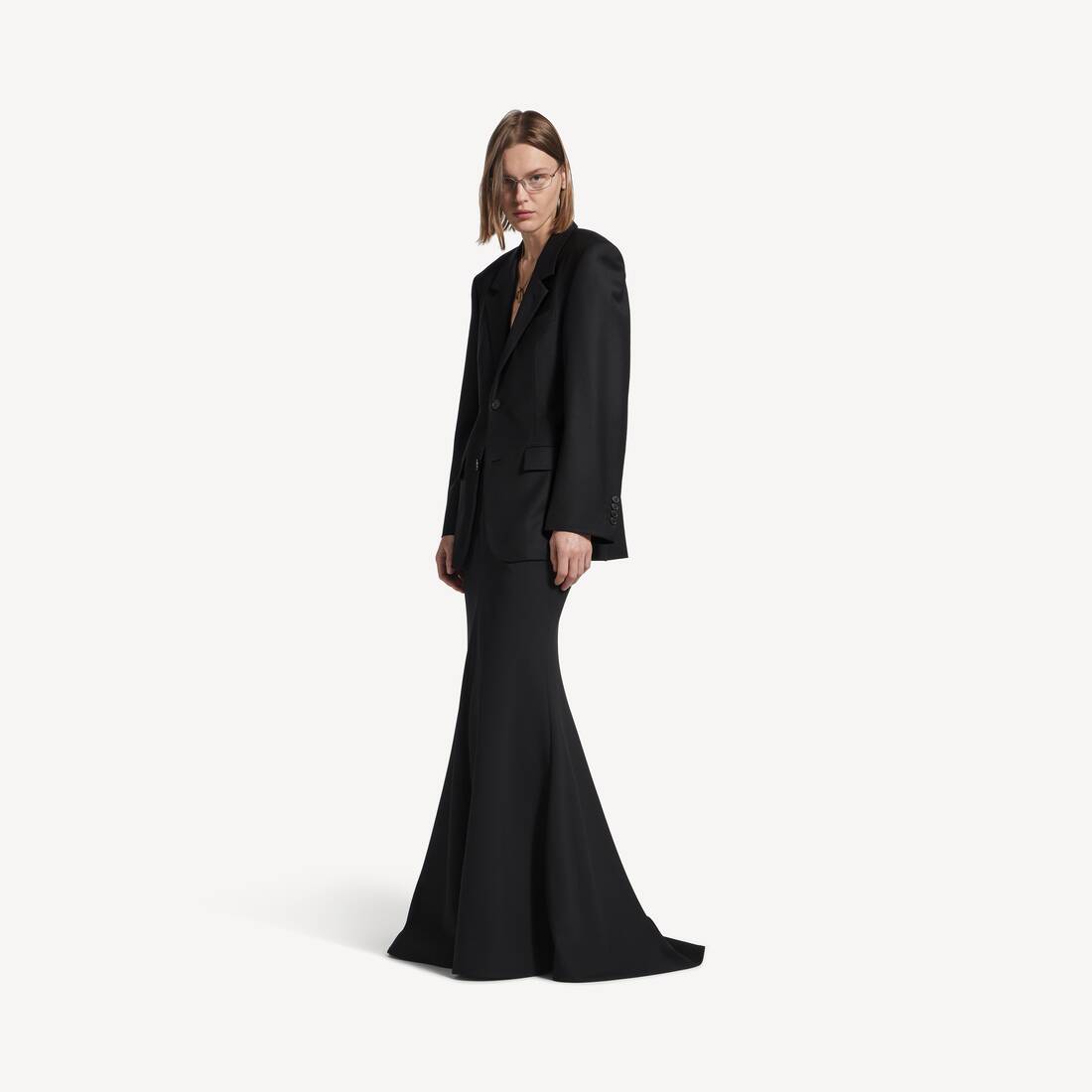 Chaqueta femenina de corte clásico en negro nuevo