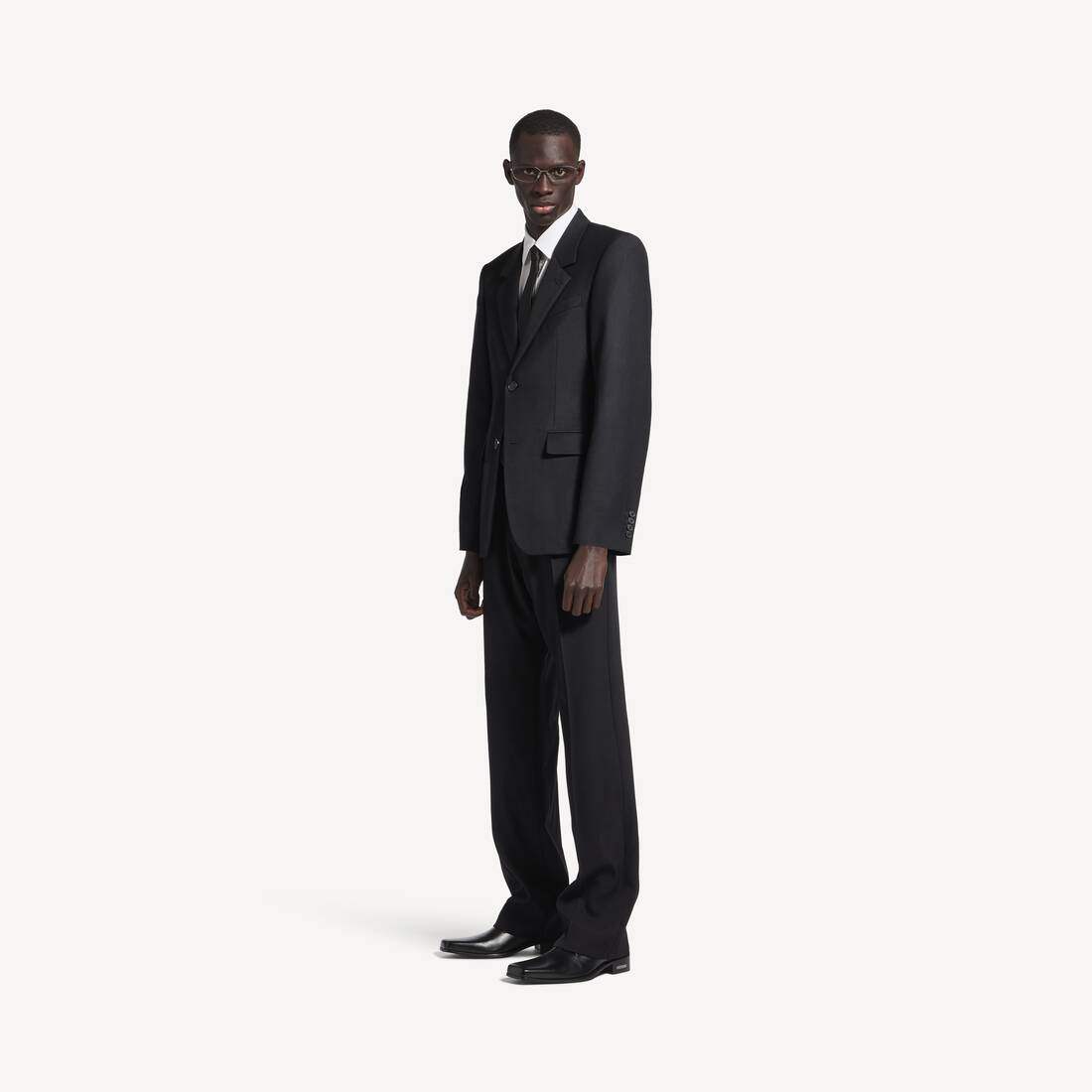 Chaqueta masculina de corte clásico en negro nuevo