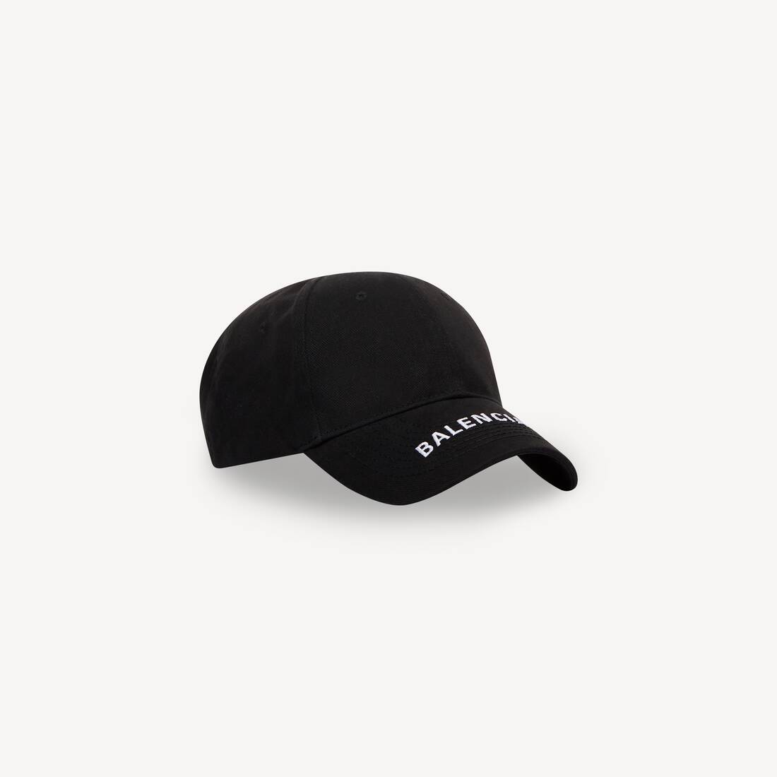Visera con logotipo en negro