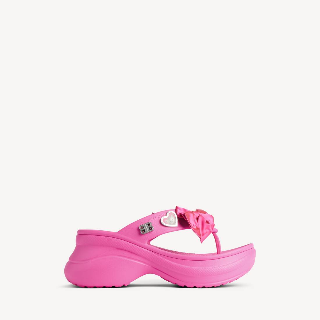 Chancleta Crocs™ para mujer con Jibbitz™ en rosa brillante