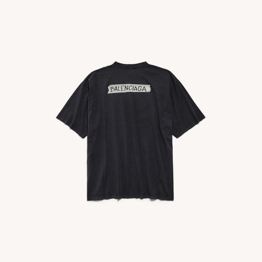 Camiseta para Hombres de Cinta de Enmascarar, Ajuste Medio en Negro Desgastado