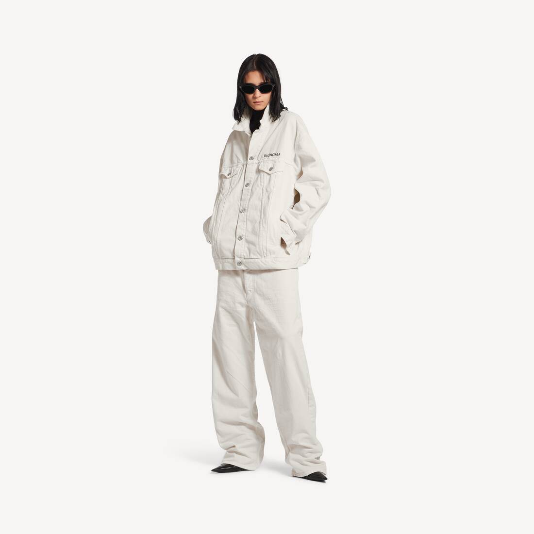 Chaqueta de mezclilla con corte regular en blanco
