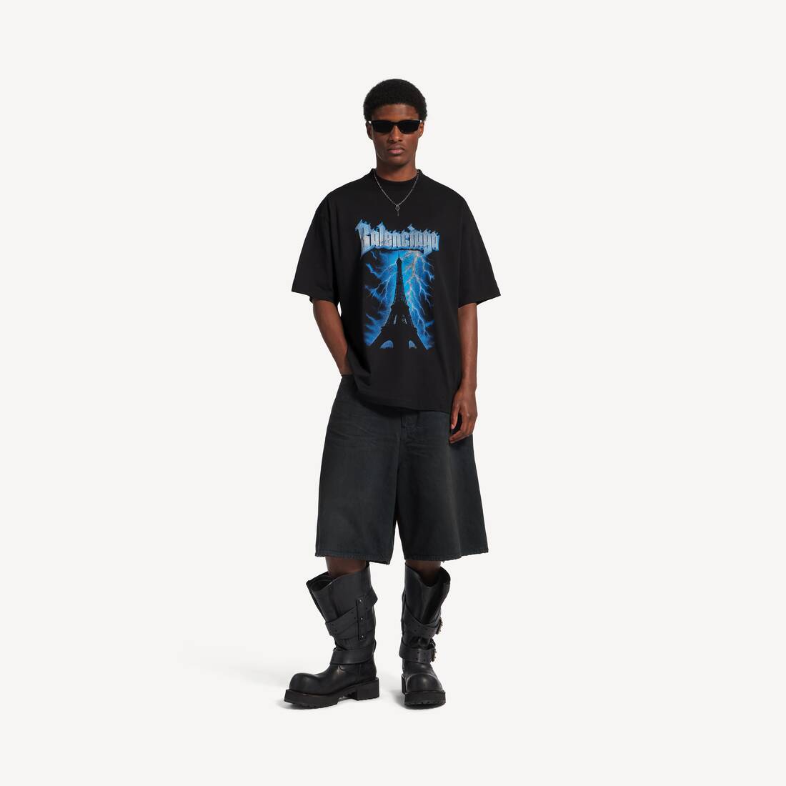 Camiseta Oversized para Hombre en Negro con Estampado de Tormenta de París