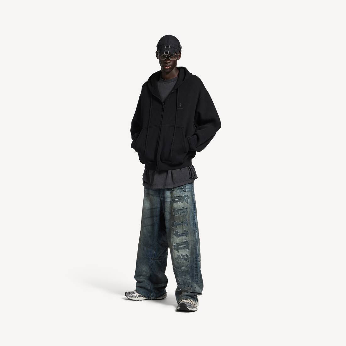 Sudadera con capucha para hombre en negro con estampado de león