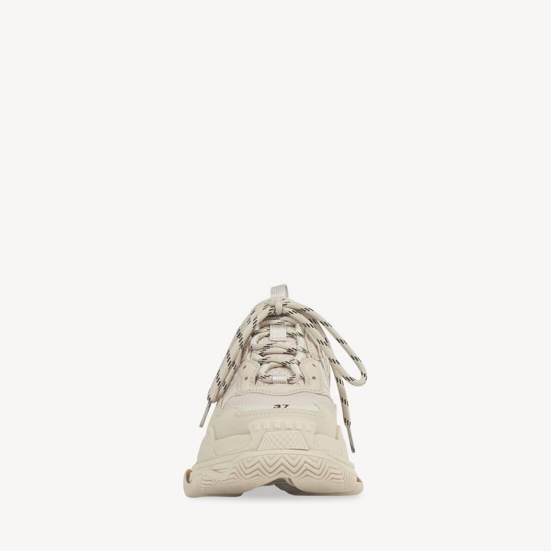 Zapatilla Triple S para mujer en beige