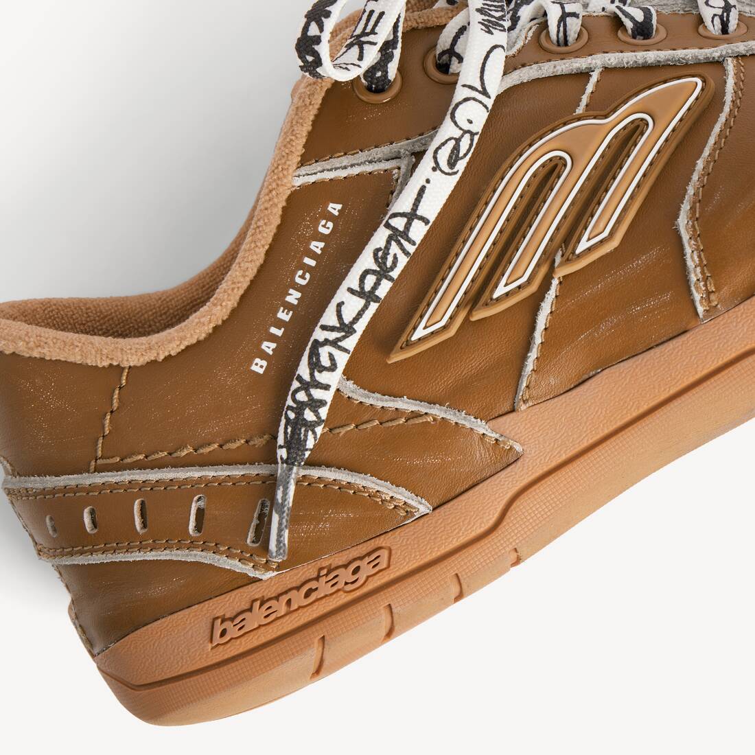 Zapatilla para Hombre Hamptons Mediana Desgastada en Camel