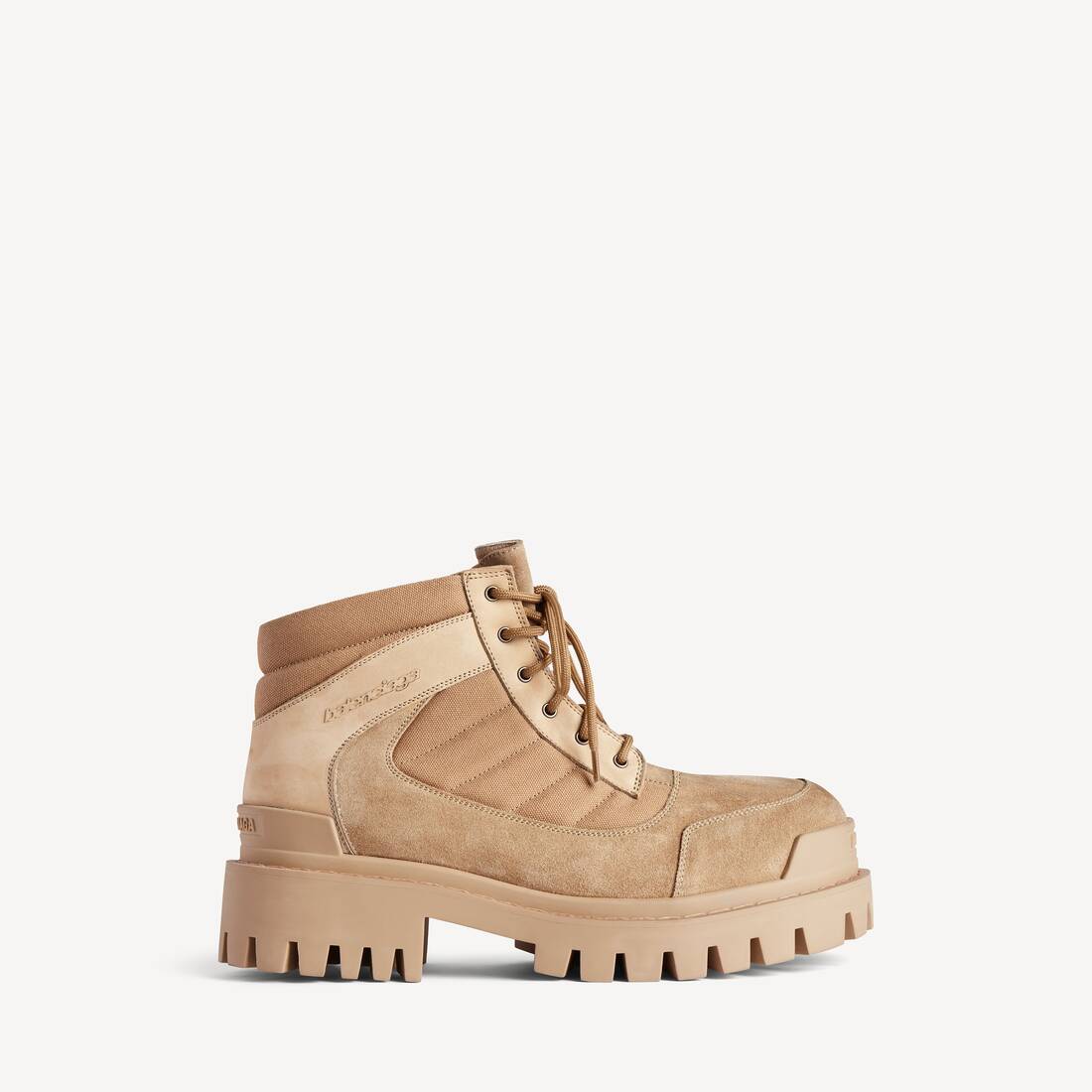 Bota baja de combate para mujer en color arena
