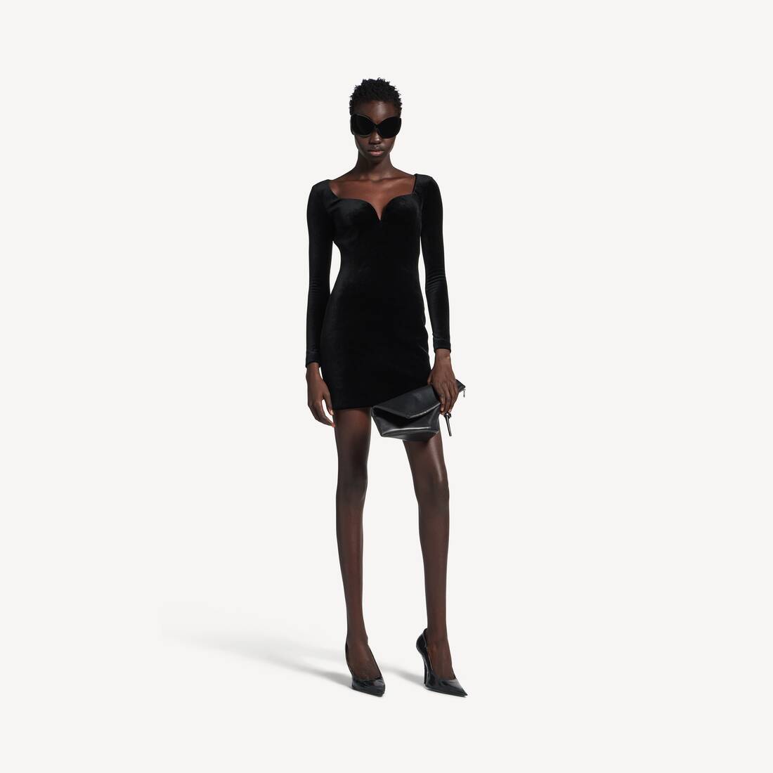 Vestido de mujer tipo corazón en negro