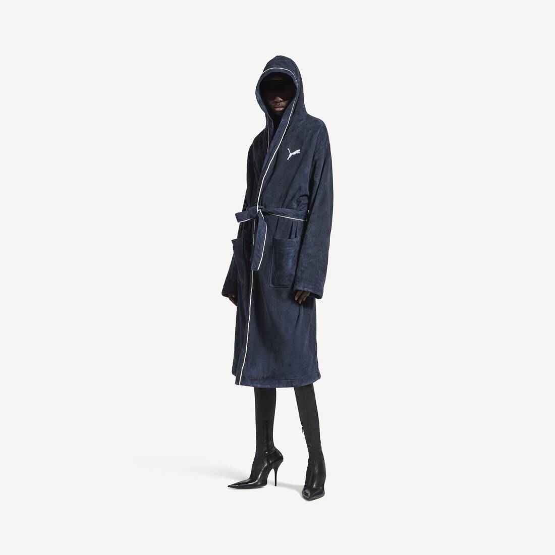 Bata de baño Balenciaga I Puma en azul marino lavado