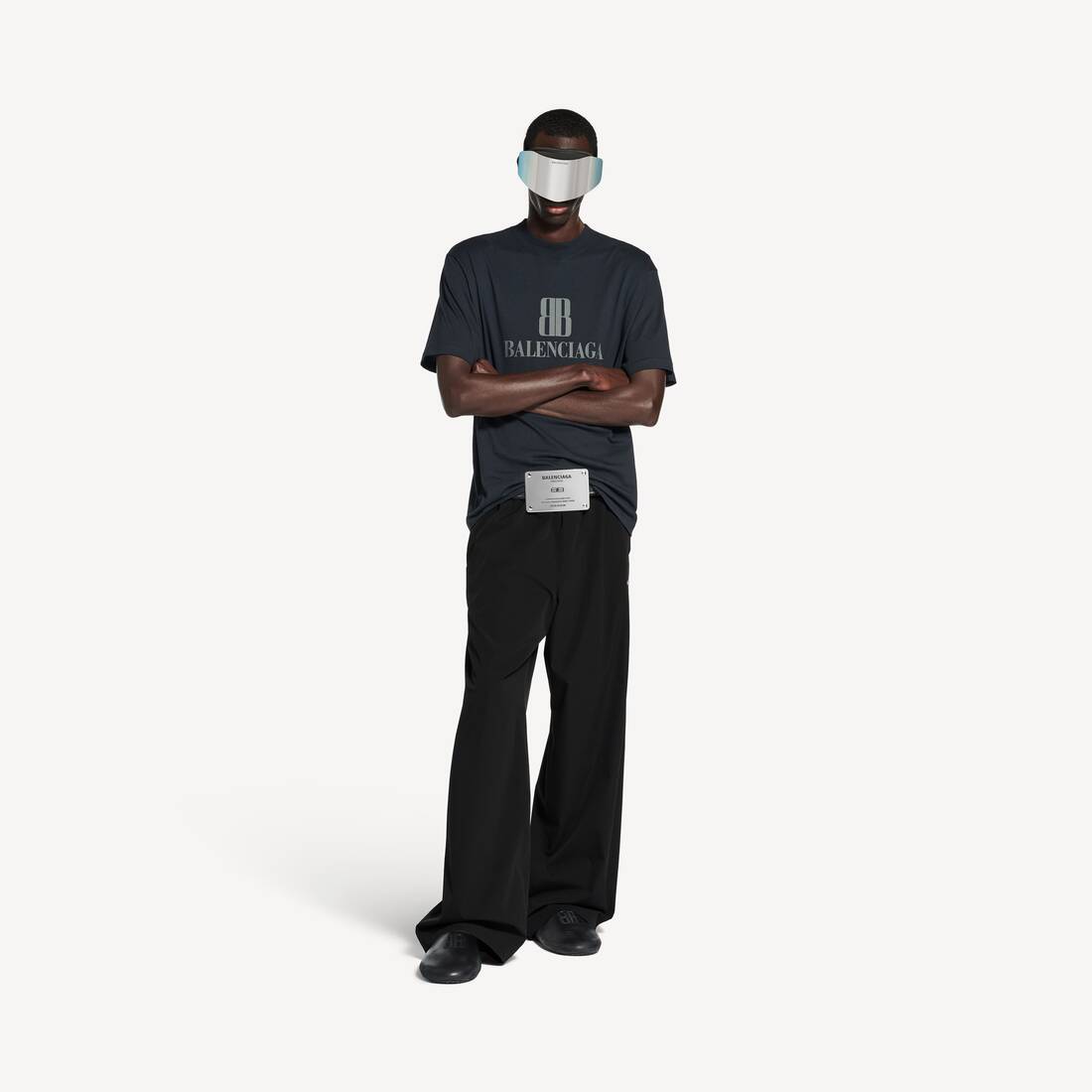 Camiseta para Hombre Nano Bb de Ajuste Medio en Negro Desgastado