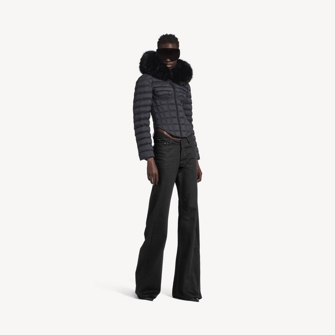 Pantalones de cintura curva para mujer en negro