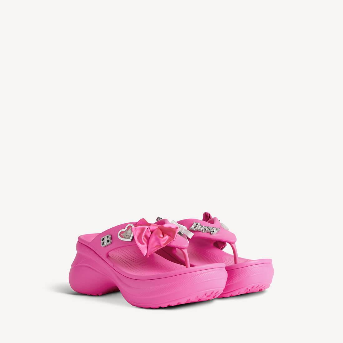 Chancleta Crocs™ para mujer con Jibbitz™ en rosa brillante