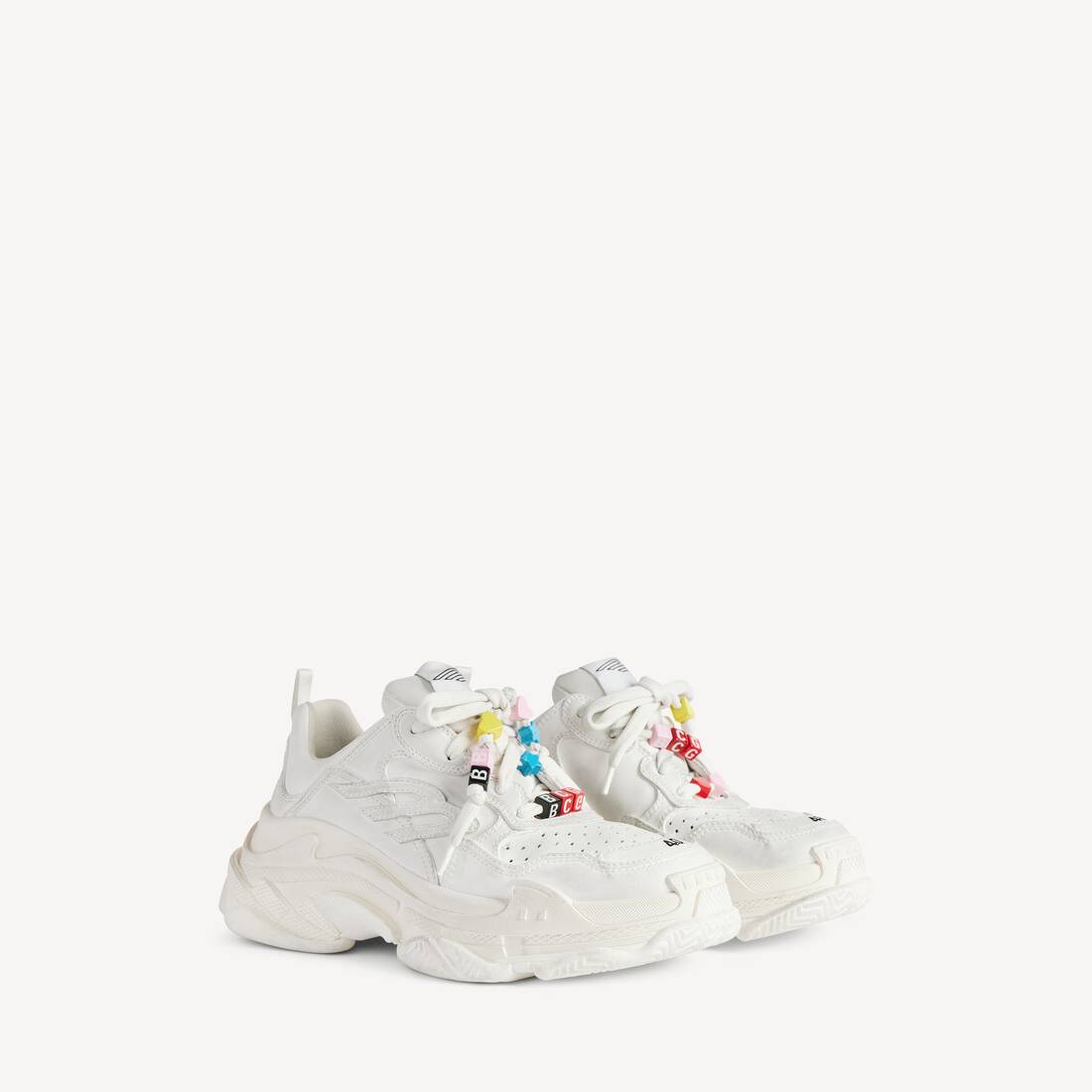 Zapatilla Deportiva Triple S para Mujer con Adornos en Blanco